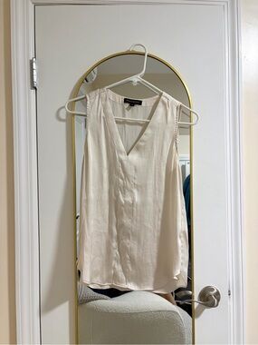 Light Cream Sleeveless V-Neck Blouse
